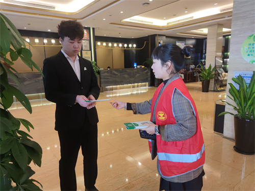 塘下鎮開展禁毒宣傳活動進酒店2.jpg