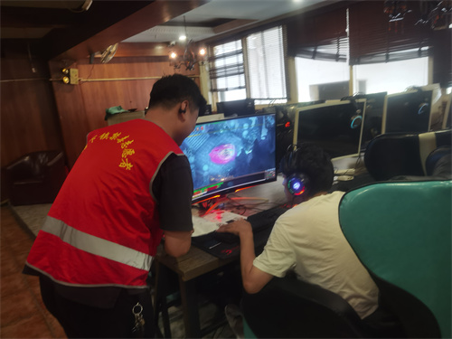 塘下鎮6.26國際禁毒日開展禁毒宣傳進網吧.jpg