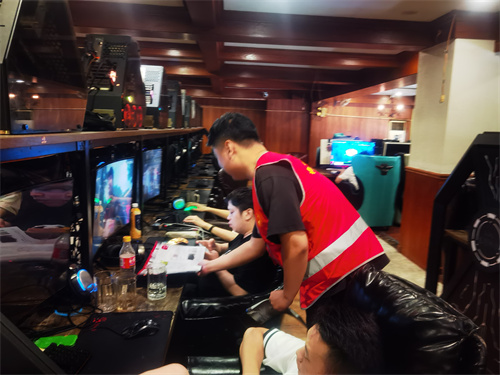 塘下鎮6.26國際禁毒日開展禁毒宣傳進網吧2.jpg
