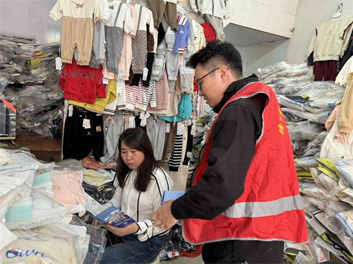 塘下鎮開展沿街商鋪開展禁毒教育活動3.jpg