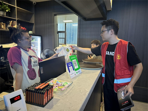 塘下鎮開展禁毒宣傳進棋牌室1.jpg