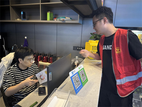 塘下鎮開展禁毒宣傳進棋牌室.jpg